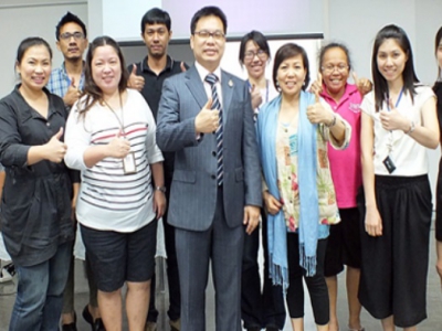โรงเรียน นานาชาติ บางกอกพัฒนา จัดอบรมหลักสูตร Smart E-mail Writing เมื่อวันศุกร์ที่ 12 กรกฎาคม 2556 วิทยากร : ดร.ชนะกัญจน์ ศรีรัตนบัลล์