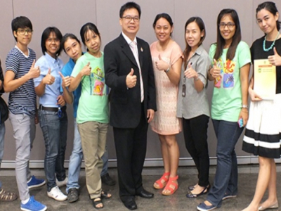 โรงเรียนบางกอกพัฒนา อบรมหลักสูตร Smart E-mail Writing เมื่อวันที่ 14 สิงหาคม 2557 วิทยากร : ดร.ชนะกัญจน์ ศรีรัตนบัลล์