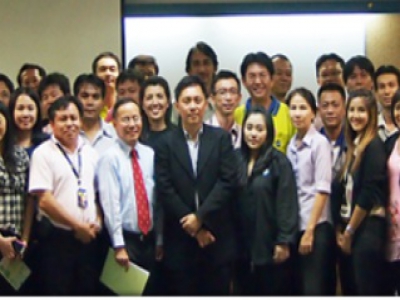 บริษัท ทีทีแอนด์ที จำกัด (มหาชน) จัดอบรมหลักสูตร TT&T กับสภาพการแข่งขันในธุรกิจสื่อสาร  เมื่อวันอังคารที่ 21 พฤษภาคม 56 วิทยากร : อาจารย์ ไพโรจน์ ไววานิชกิจ
